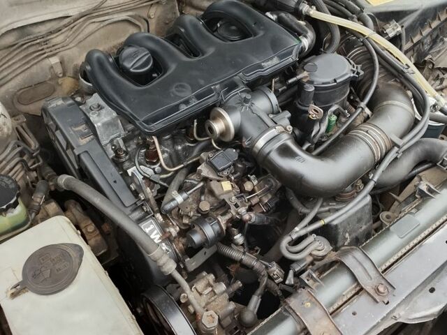 Серый Тойота Королла, объемом двигателя 1.9 л и пробегом 234 тыс. км за 1500 $, фото 4 на Automoto.ua