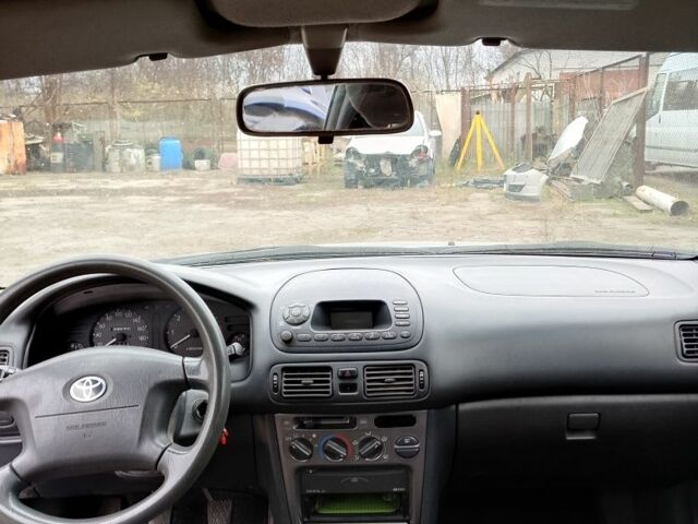 Серый Тойота Королла, объемом двигателя 1.9 л и пробегом 234 тыс. км за 1500 $, фото 7 на Automoto.ua