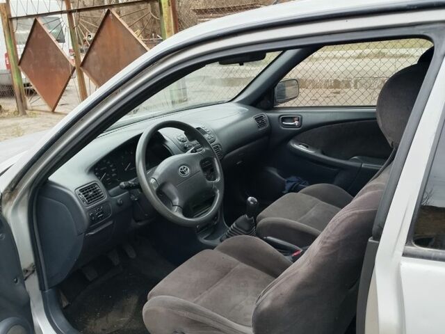 Серый Тойота Королла, объемом двигателя 1.9 л и пробегом 234 тыс. км за 1500 $, фото 6 на Automoto.ua