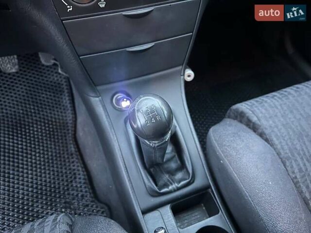 Сірий Тойота Королла, об'ємом двигуна 1.4 л та пробігом 253 тис. км за 4540 $, фото 27 на Automoto.ua
