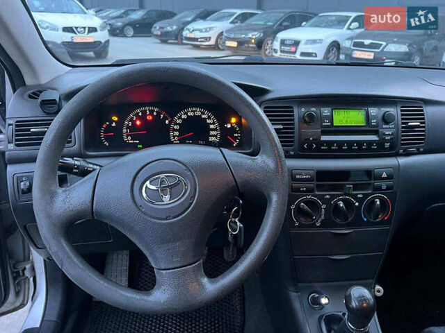 Сірий Тойота Королла, об'ємом двигуна 1.4 л та пробігом 253 тис. км за 4540 $, фото 21 на Automoto.ua