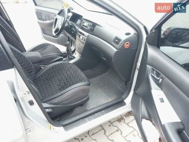 Сірий Тойота Королла, об'ємом двигуна 2 л та пробігом 290 тис. км за 4200 $, фото 7 на Automoto.ua