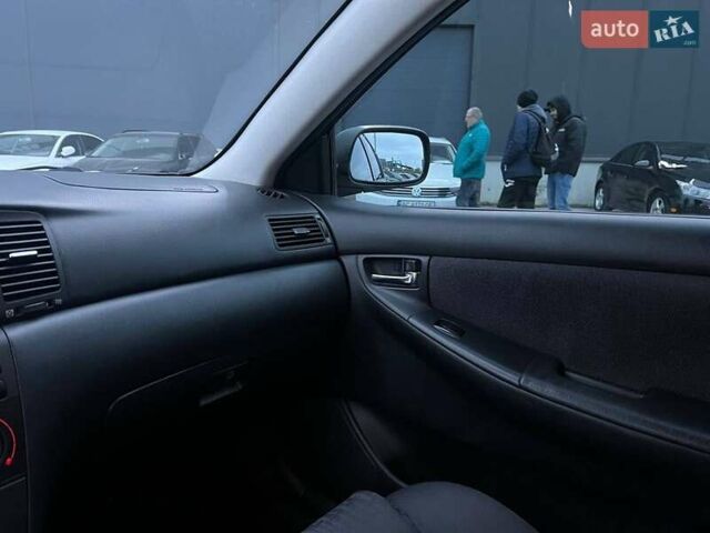 Сірий Тойота Королла, об'ємом двигуна 1.4 л та пробігом 253 тис. км за 4540 $, фото 28 на Automoto.ua