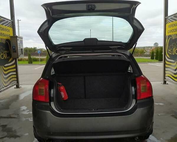 Серый Тойота Королла, объемом двигателя 1.6 л и пробегом 315 тыс. км за 4200 $, фото 1 на Automoto.ua