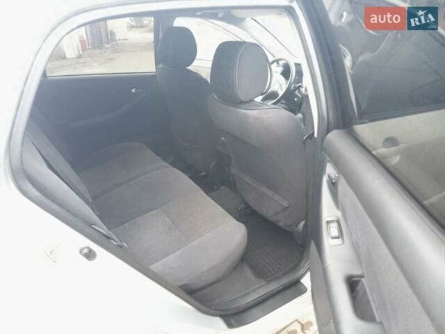 Серый Тойота Королла, объемом двигателя 2 л и пробегом 280 тыс. км за 4500 $, фото 4 на Automoto.ua