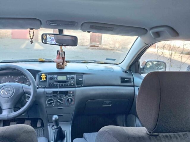 Серый Тойота Королла, объемом двигателя 2 л и пробегом 380 тыс. км за 1908 $, фото 5 на Automoto.ua