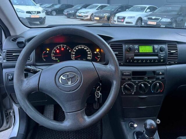 Сірий Тойота Королла, об'ємом двигуна 1.4 л та пробігом 253 тис. км за 4540 $, фото 21 на Automoto.ua