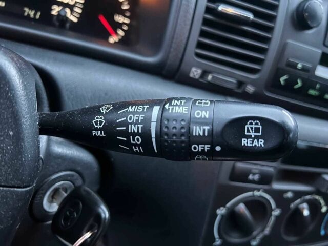 Сірий Тойота Королла, об'ємом двигуна 1.4 л та пробігом 253 тис. км за 4540 $, фото 22 на Automoto.ua