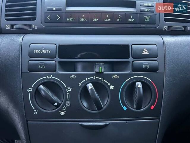 Сірий Тойота Королла, об'ємом двигуна 1.4 л та пробігом 253 тис. км за 4540 $, фото 26 на Automoto.ua