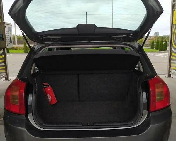 Серый Тойота Королла, объемом двигателя 1.6 л и пробегом 315 тыс. км за 4200 $, фото 12 на Automoto.ua