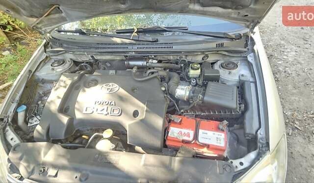Серый Тойота Королла, объемом двигателя 2 л и пробегом 270 тыс. км за 2700 $, фото 2 на Automoto.ua