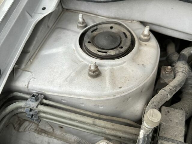 Сірий Тойота Королла, об'ємом двигуна 1.8 л та пробігом 214 тис. км за 4099 $, фото 13 на Automoto.ua