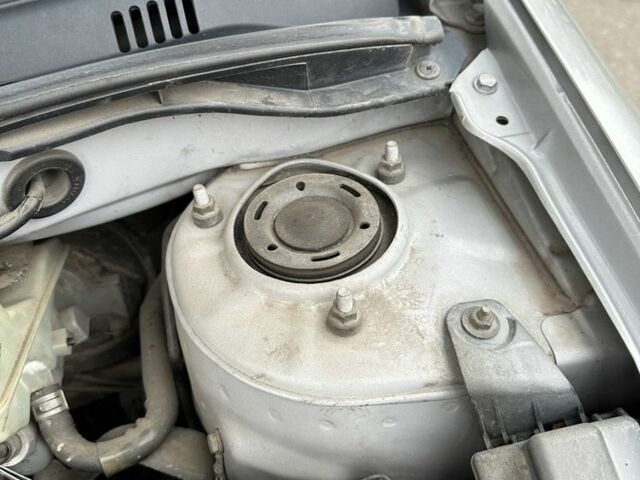 Сірий Тойота Королла, об'ємом двигуна 1.8 л та пробігом 214 тис. км за 4099 $, фото 12 на Automoto.ua