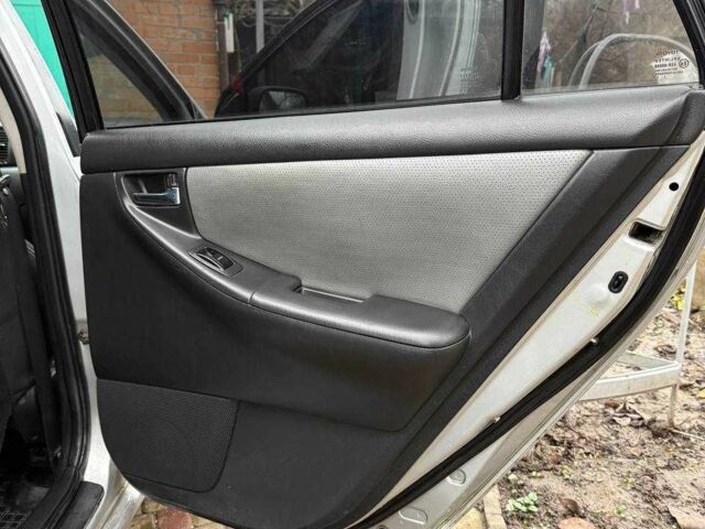 Сірий Тойота Королла, об'ємом двигуна 1.6 л та пробігом 201 тис. км за 3600 $, фото 12 на Automoto.ua