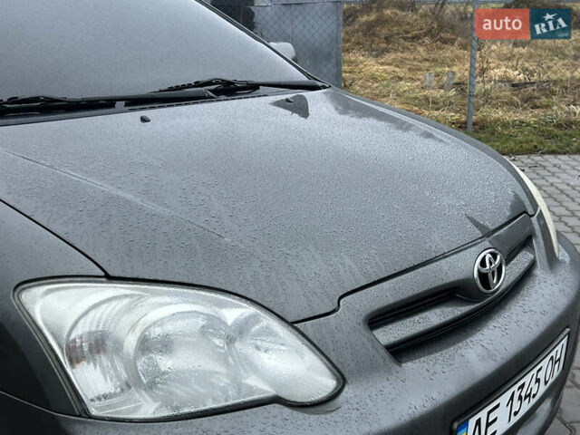 Сірий Тойота Королла, об'ємом двигуна 1.4 л та пробігом 261 тис. км за 4999 $, фото 17 на Automoto.ua