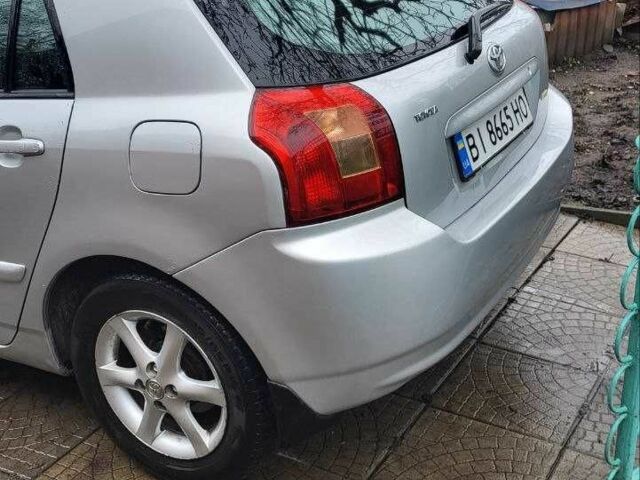Сірий Тойота Королла, об'ємом двигуна 1.6 л та пробігом 201 тис. км за 3600 $, фото 2 на Automoto.ua