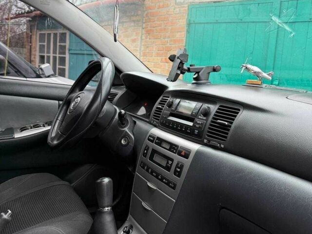 Сірий Тойота Королла, об'ємом двигуна 1.6 л та пробігом 201 тис. км за 3600 $, фото 6 на Automoto.ua