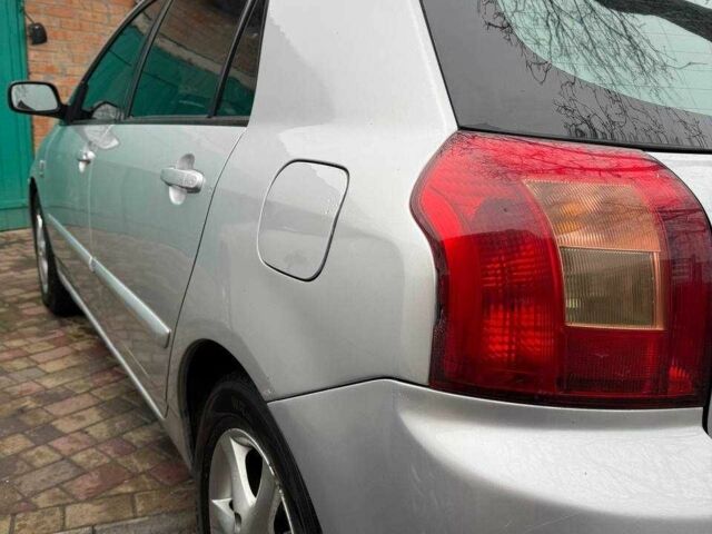 Сірий Тойота Королла, об'ємом двигуна 1.6 л та пробігом 201 тис. км за 3600 $, фото 13 на Automoto.ua