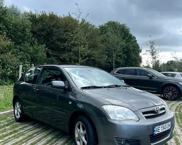 Серый Тойота Королла, объемом двигателя 1.4 л и пробегом 260 тыс. км за 5450 $, фото 3 на Automoto.ua