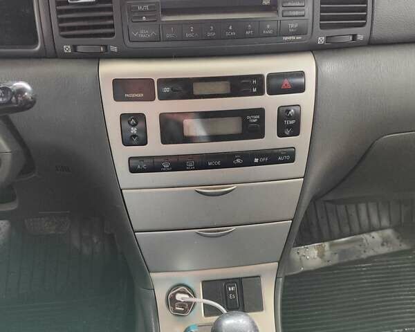 Серый Тойота Королла, объемом двигателя 1.36 л и пробегом 284 тыс. км за 5200 $, фото 9 на Automoto.ua