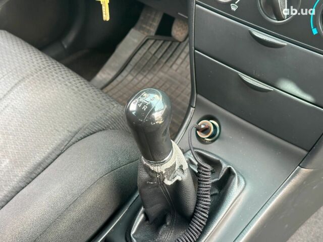 Серый Тойота Королла, объемом двигателя 1.4 л и пробегом 252 тыс. км за 6490 $, фото 20 на Automoto.ua