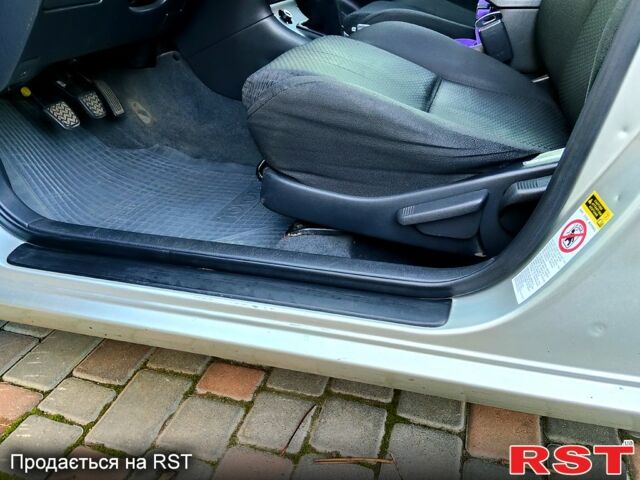 Серый Тойота Королла, объемом двигателя 1.4 л и пробегом 253 тыс. км за 6000 $, фото 7 на Automoto.ua