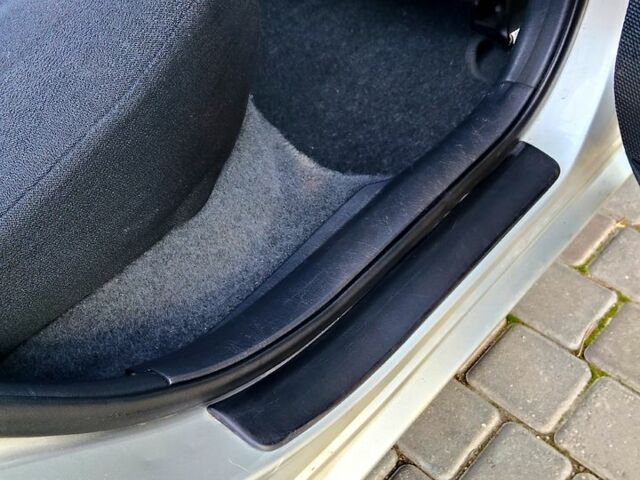 Серый Тойота Королла, объемом двигателя 1.4 л и пробегом 253 тыс. км за 6000 $, фото 10 на Automoto.ua