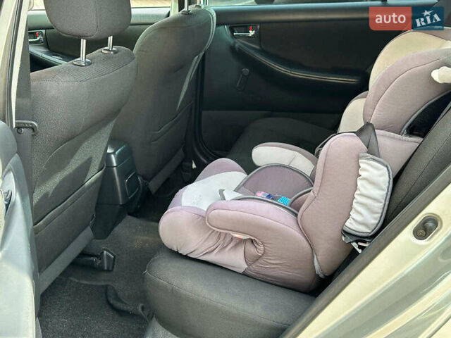 Серый Тойота Королла, объемом двигателя 1.4 л и пробегом 252 тыс. км за 6490 $, фото 11 на Automoto.ua
