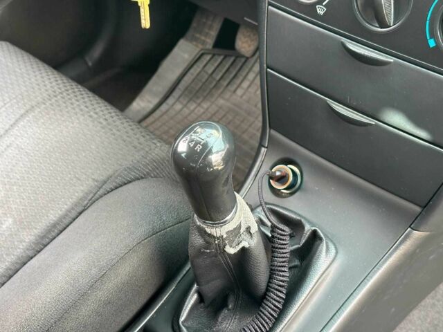 Серый Тойота Королла, объемом двигателя 1.4 л и пробегом 252 тыс. км за 6490 $, фото 20 на Automoto.ua