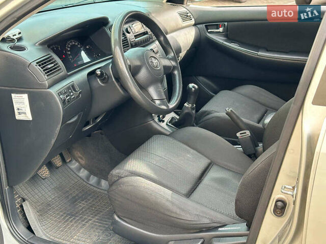 Серый Тойота Королла, объемом двигателя 1.4 л и пробегом 252 тыс. км за 6490 $, фото 9 на Automoto.ua