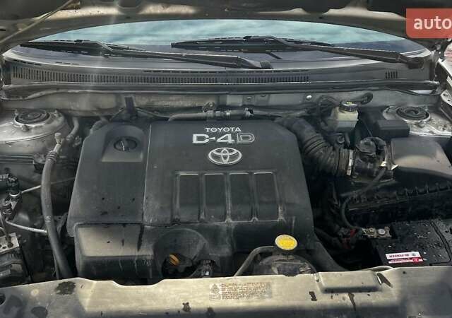 Серый Тойота Королла, объемом двигателя 1.36 л и пробегом 164 тыс. км за 5900 $, фото 2 на Automoto.ua