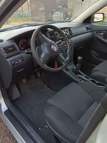 Сірий Тойота Королла, об'ємом двигуна 1.4 л та пробігом 150 тис. км за 6000 $, фото 5 на Automoto.ua