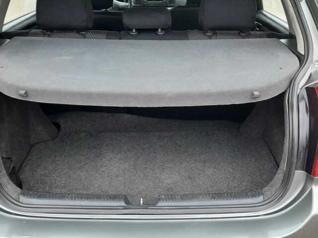 Серый Тойота Королла, объемом двигателя 1.6 л и пробегом 265 тыс. км за 5200 $, фото 8 на Automoto.ua