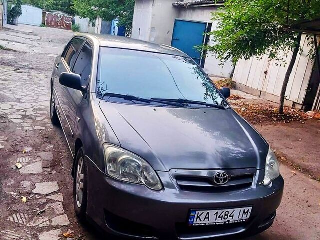 Серый Тойота Королла, объемом двигателя 1.4 л и пробегом 179 тыс. км за 5500 $, фото 4 на Automoto.ua