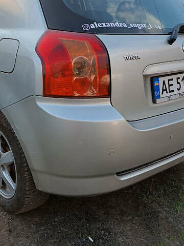 Сірий Тойота Королла, об'ємом двигуна 1.4 л та пробігом 150 тис. км за 6000 $, фото 2 на Automoto.ua