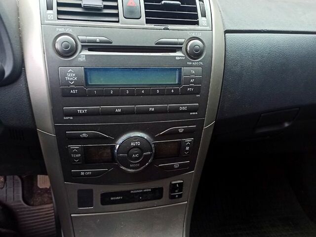 Сірий Тойота Королла, об'ємом двигуна 1.6 л та пробігом 195 тис. км за 4000 $, фото 4 на Automoto.ua