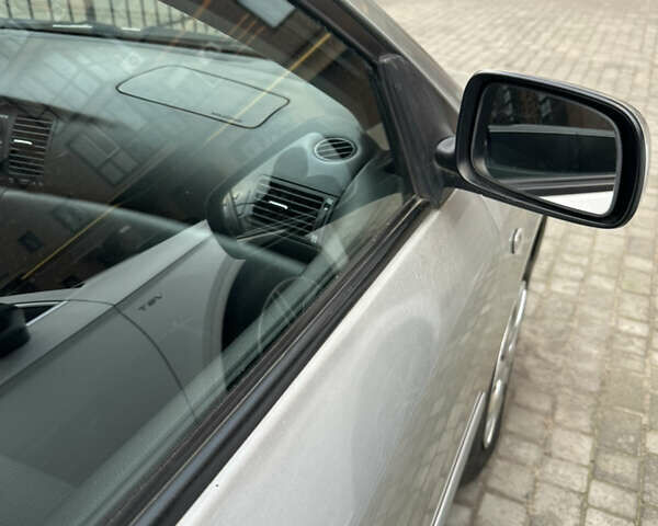 Серый Тойота Королла, объемом двигателя 1.6 л и пробегом 168 тыс. км за 6200 $, фото 6 на Automoto.ua