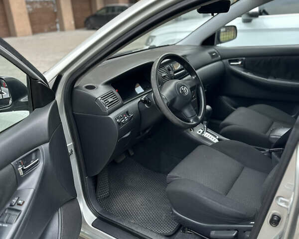 Серый Тойота Королла, объемом двигателя 1.6 л и пробегом 168 тыс. км за 6200 $, фото 11 на Automoto.ua