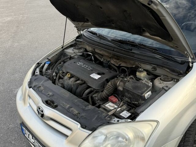 Сірий Тойота Королла, об'ємом двигуна 1.6 л та пробігом 230 тис. км за 4800 $, фото 6 на Automoto.ua