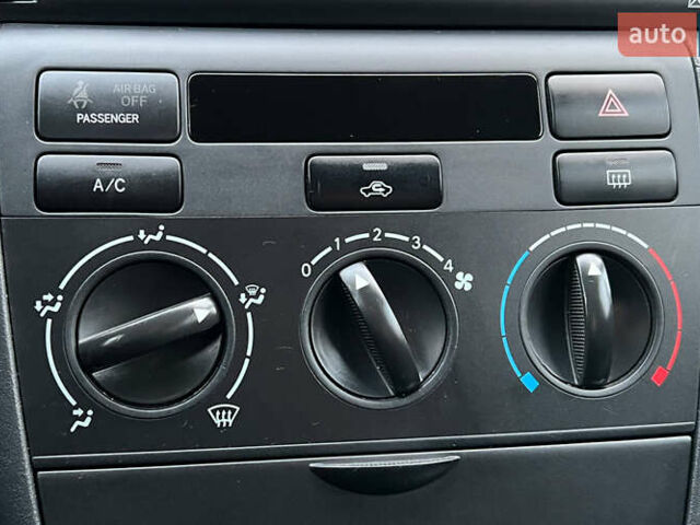 Серый Тойота Королла, объемом двигателя 1.6 л и пробегом 142 тыс. км за 5750 $, фото 12 на Automoto.ua