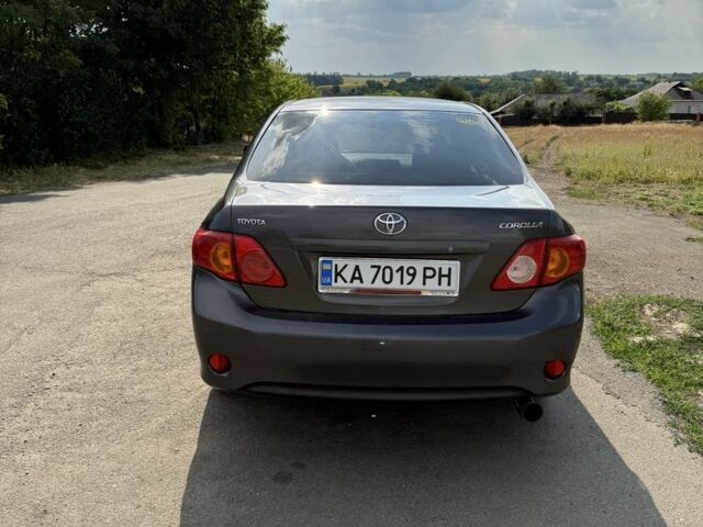 Серый Тойота Королла, объемом двигателя 1.6 л и пробегом 71 тыс. км за 7900 $, фото 4 на Automoto.ua