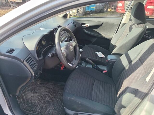 Серый Тойота Королла, объемом двигателя 1.3 л и пробегом 213 тыс. км за 6700 $, фото 5 на Automoto.ua