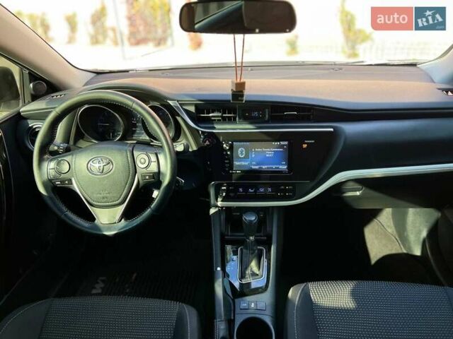 Тойота Королла 2017 у Одесі на Automoto.ua Сірий Тойота Королла, об'ємом двигуна 1.8 л та пробігом 109 тис. км за 13500 $, фото 21 на Automoto.ua