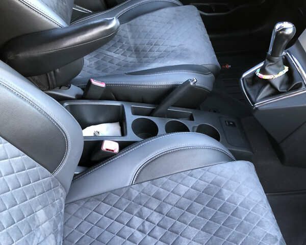 Серый Тойота Королла, объемом двигателя 2.2 л и пробегом 293 тыс. км за 6200 $, фото 16 на Automoto.ua