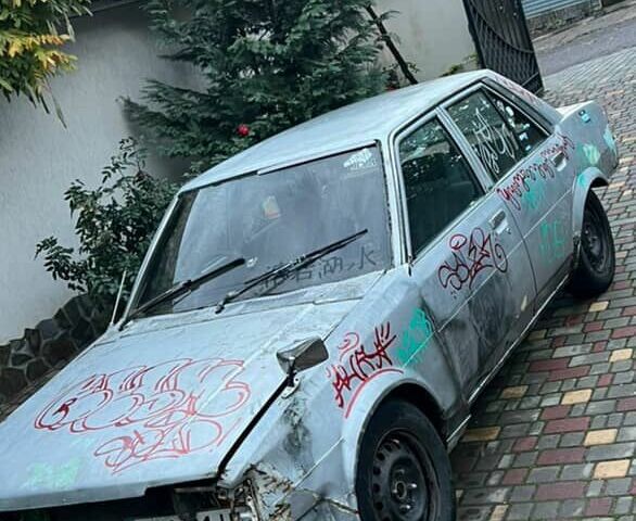 Сірий Тойота Королла, об'ємом двигуна 1.5 л та пробігом 280 тис. км за 360 $, фото 2 на Automoto.ua