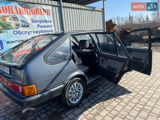 Сірий Тойота Королла, об'ємом двигуна 1.3 л та пробігом 184 тис. км за 1650 $, фото 2 на Automoto.ua