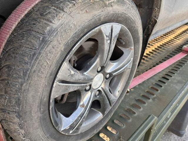 Серый Тойота Королла, объемом двигателя 1.6 л и пробегом 235 тыс. км за 650 $, фото 4 на Automoto.ua