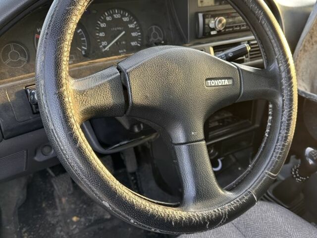 Серый Тойота Королла, объемом двигателя 1.6 л и пробегом 235 тыс. км за 650 $, фото 5 на Automoto.ua