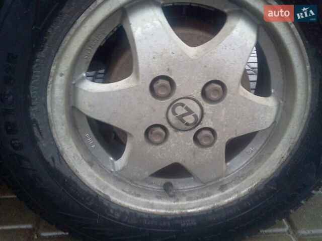 Серый Тойота Королла, объемом двигателя 1.3 л и пробегом 265 тыс. км за 1500 $, фото 2 на Automoto.ua