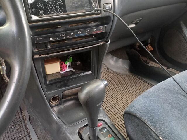 Серый Тойота Королла, объемом двигателя 1.4 л и пробегом 200 тыс. км за 1100 $, фото 4 на Automoto.ua